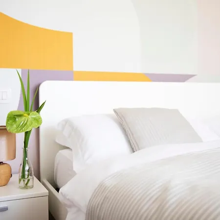 Charming Moment Di Porta - Residenza Leonardo Луино