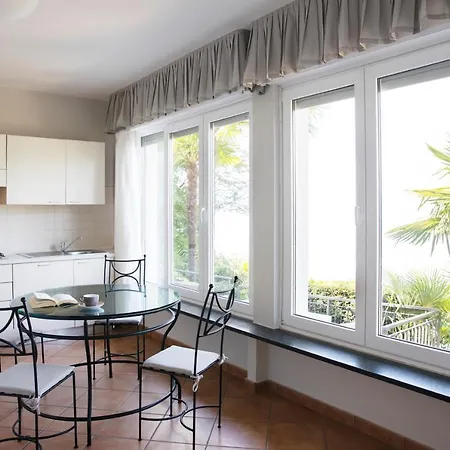 Appartement Charming Moment Di Porta - Residenza Leonardo Luino